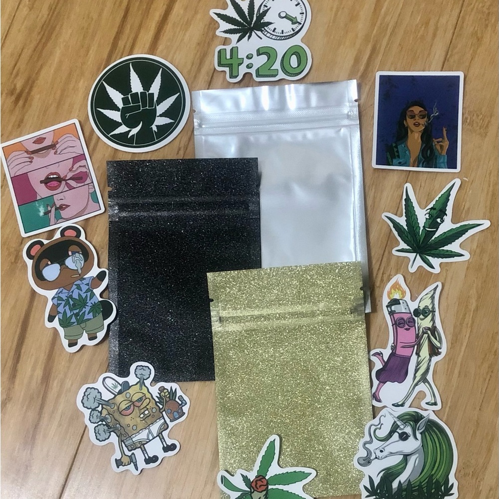 3/$15💸New Discrete Smell Proof Bags (3) With 420 Stickers (10)